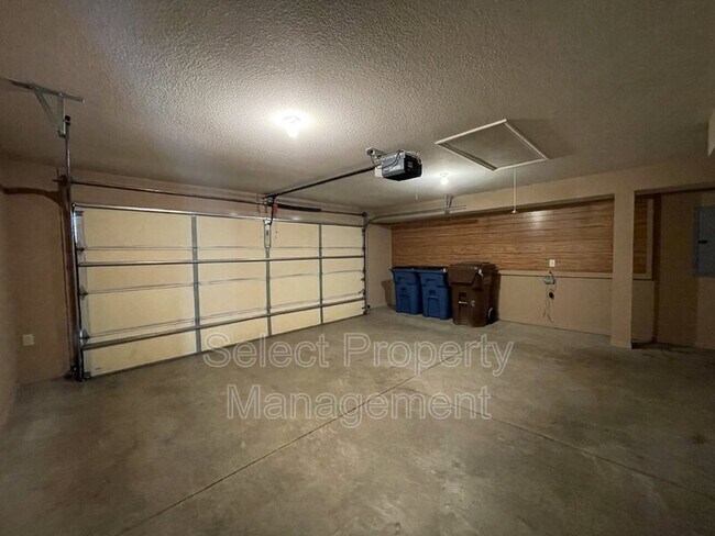 Building Photo - 12927 Cocoplum Ct