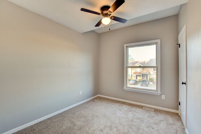 Building Photo - 740 S Lake Cir