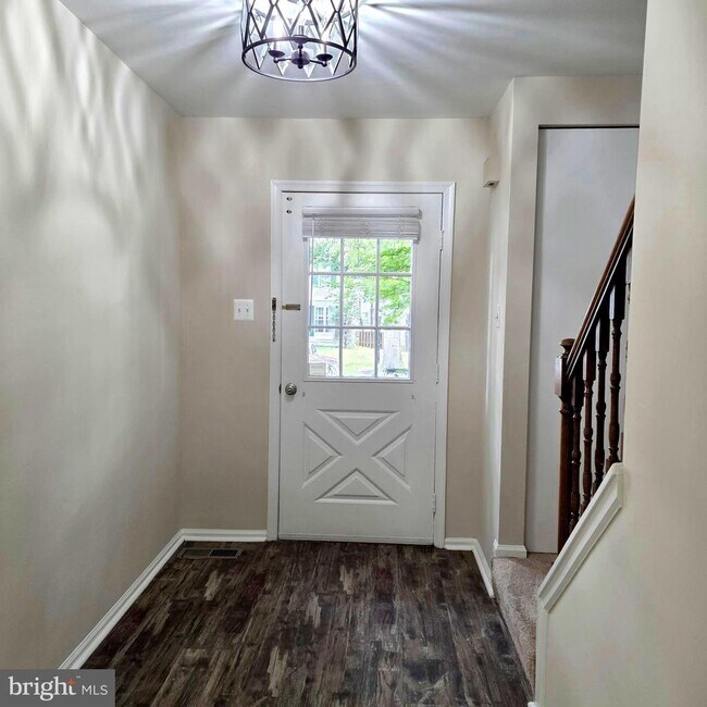 Building Photo - 17325 Sandy Knoll Dr
