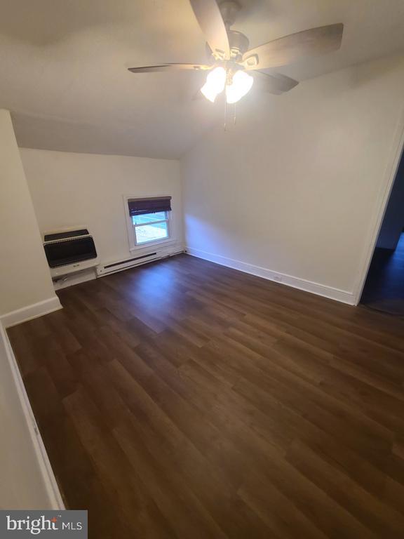 Building Photo - 403 Pennington Ave