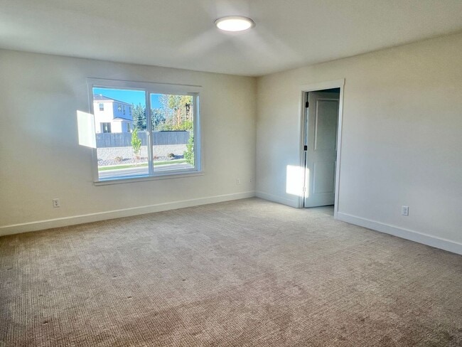 Building Photo - Gorgeous Ridgefield Home
