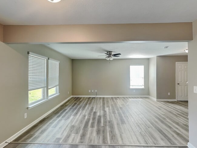 Building Photo - 4037 Little Bighorn Dr