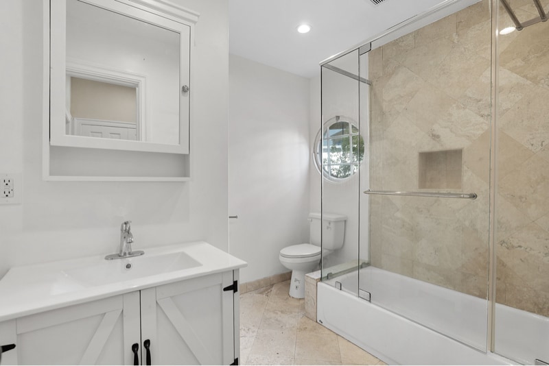 Building Photo - 420 S Beverwil Dr