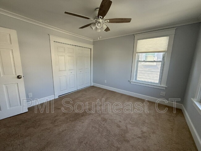 Building Photo - 86 School St