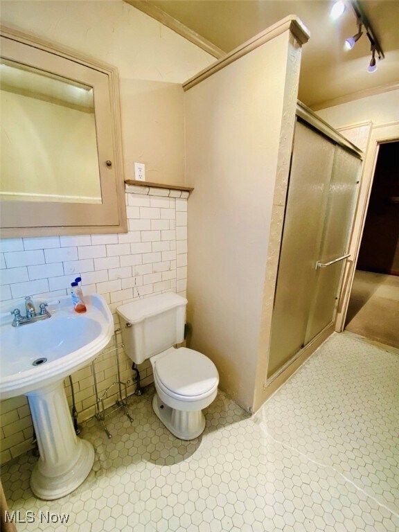 Building Photo - 607 Copley Rd