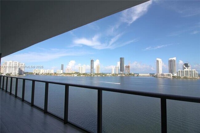 Building Photo - 5000 Island Estates Dr