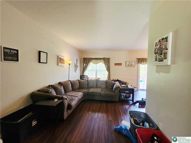 Building Photo - 278 Maple Ct