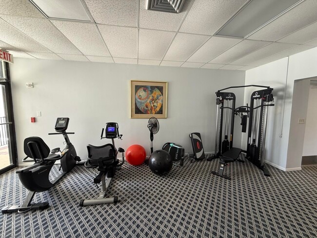 Building Photo - 2000 Presidential Way