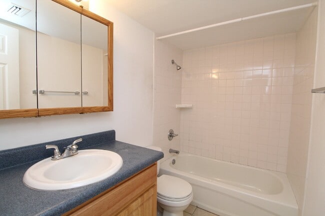 Building Photo - Bayfront 2BR/2BA Condo at Bayview Terrace – Stunning Views & Top Amenities