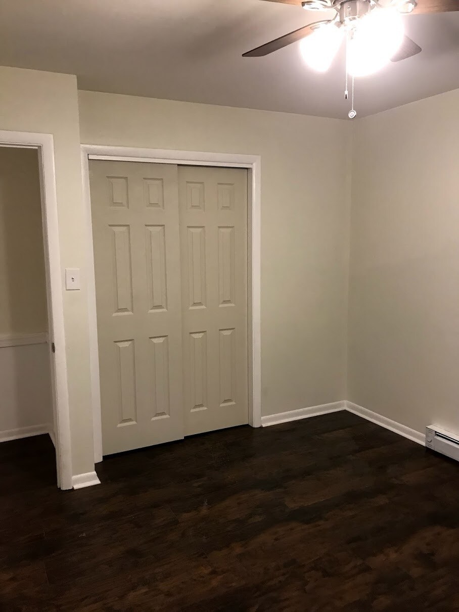 Building Photo - 1707 Woodside Dr