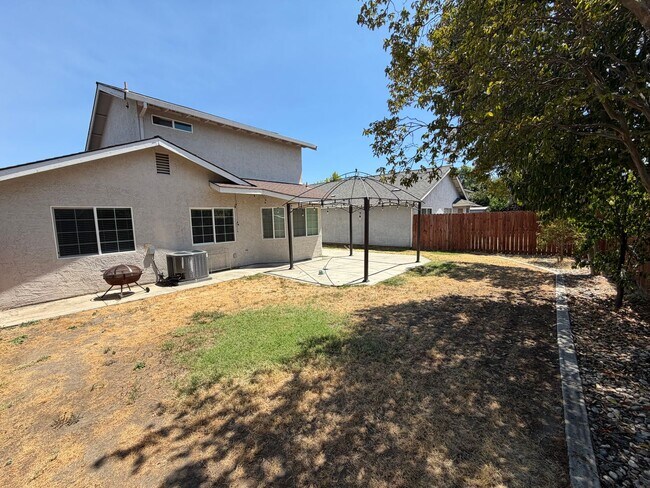 Building Photo - 8492 Hermitage Way