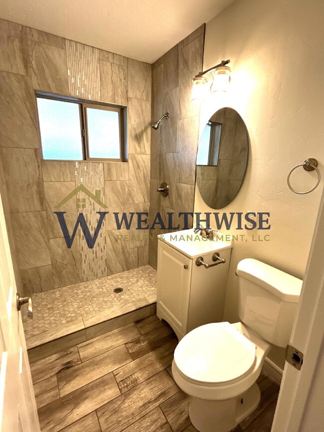 Building Photo - Freshly Remodeled 3 Bedroom 2 Bath Home for Rent 4641 E 13th Street Unit A,Tucson, AZ 85711 $1,49...