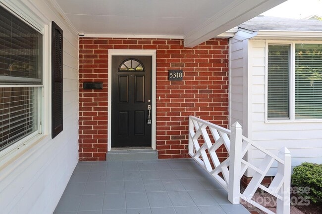 Building Photo - 5310 Buckingham Dr