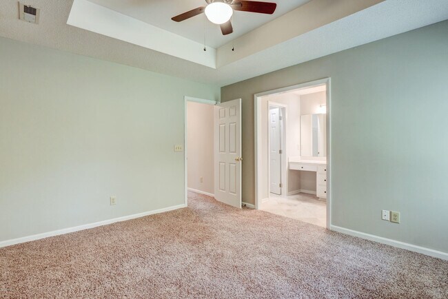 Building Photo - 203 Wagon Wheel Way
