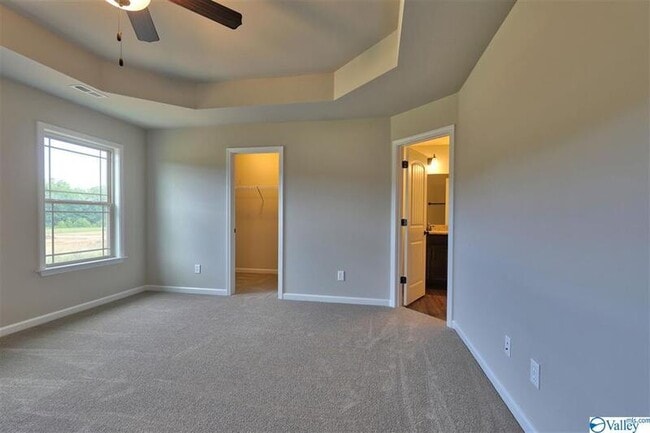 Building Photo - 152 Heritage Way Dr