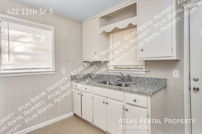 Building Photo - ADORABLE & AFFORDABLE BESSEMER HOME!