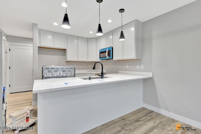 Building Photo - 623 Rita Cir