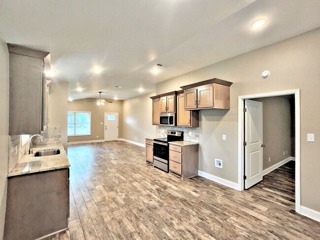 Building Photo - HOUSE for RENT Hartselle 3BR
