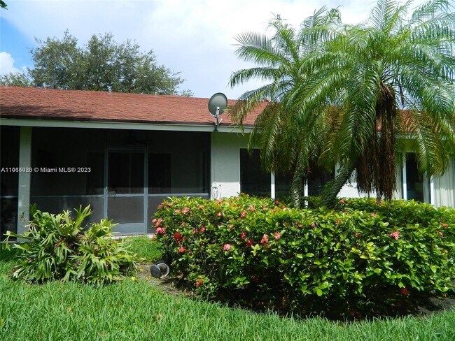 Building Photo - 6734 N Pine Island Rd