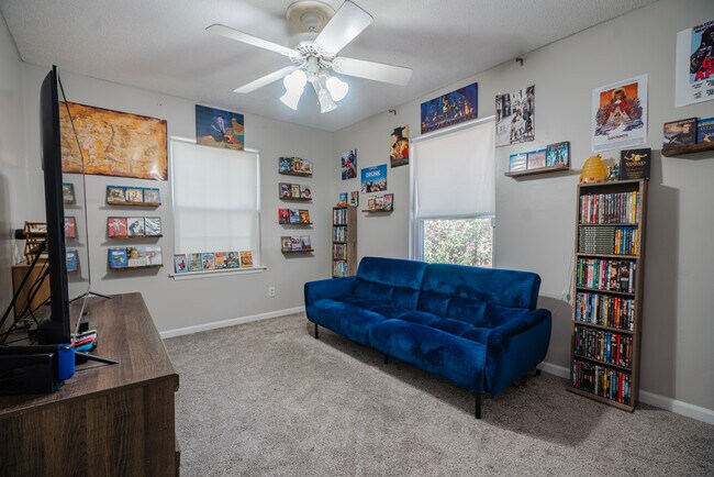Building Photo - 615 Olmstead Dr