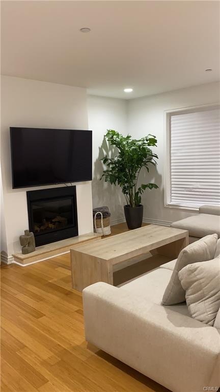 Building Photo - 305 Arnaz Dr