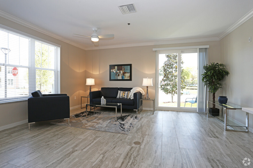 3BR, 2BA - 1,384 SF - Living - The Palms @ Chesapeake