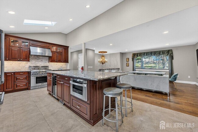 Building Photo - 2289 Brookside Dr