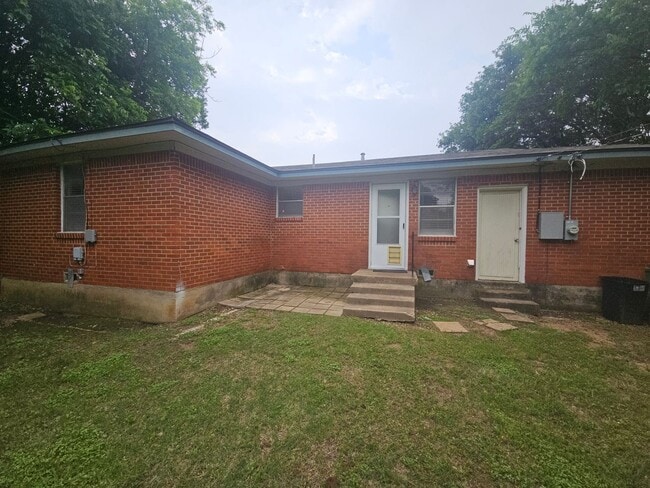 Building Photo - Cozy 2 bedroom 1 bathroom house with 1 car garage in North Richland Hills