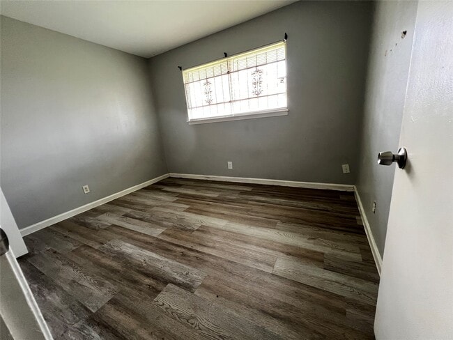 Building Photo - 10859 Fairland Dr