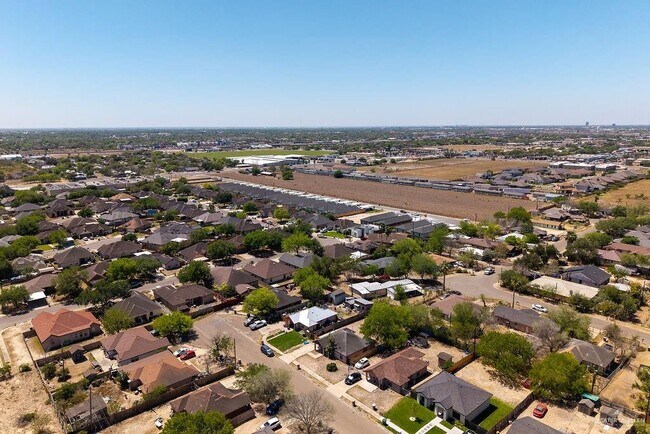 Building Photo - 19 Buffalo Ave