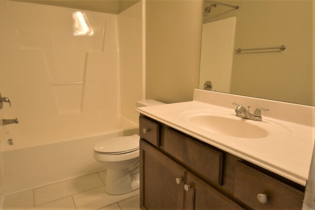 Building Photo - 55 Imperial Dr