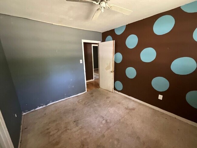 Building Photo - 313 S Fox Hall Rd
