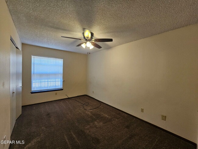 Building Photo - 10604 Pleasant Hills Dr