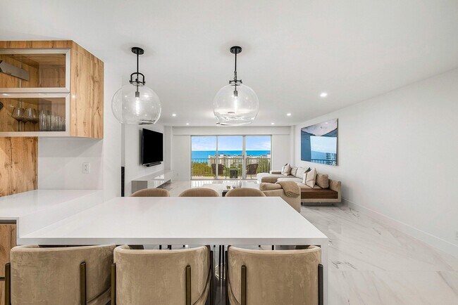 Building Photo - 875 E Camino Real