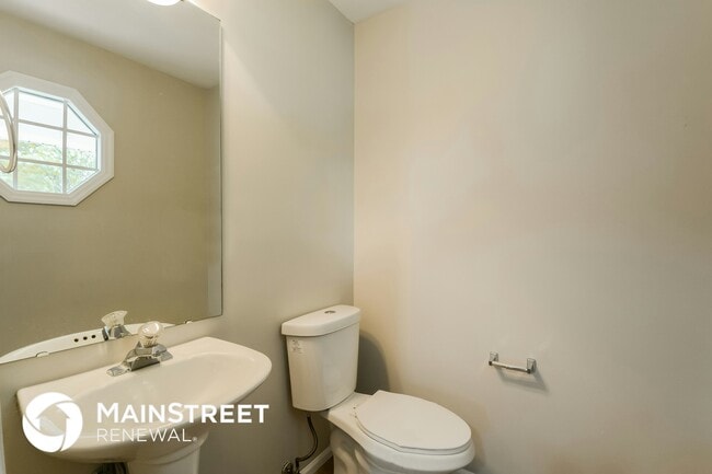 Building Photo - 1017 Providence Pointe Dr