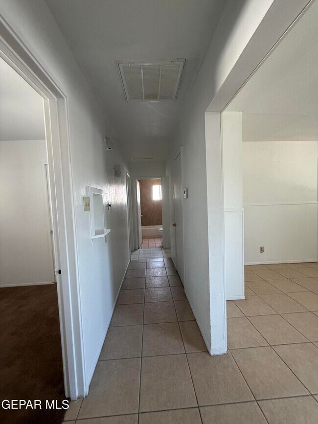 Building Photo - 7289 Mimosa Ave