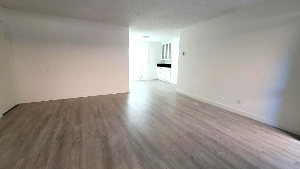 Building Photo - 2311 Carnegie Ln
