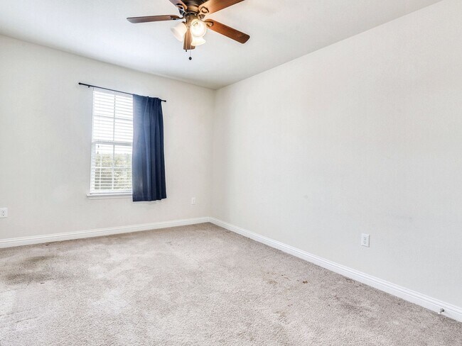 Building Photo - Beautiful 3/BR 2.5/BA Rental with Spacious...