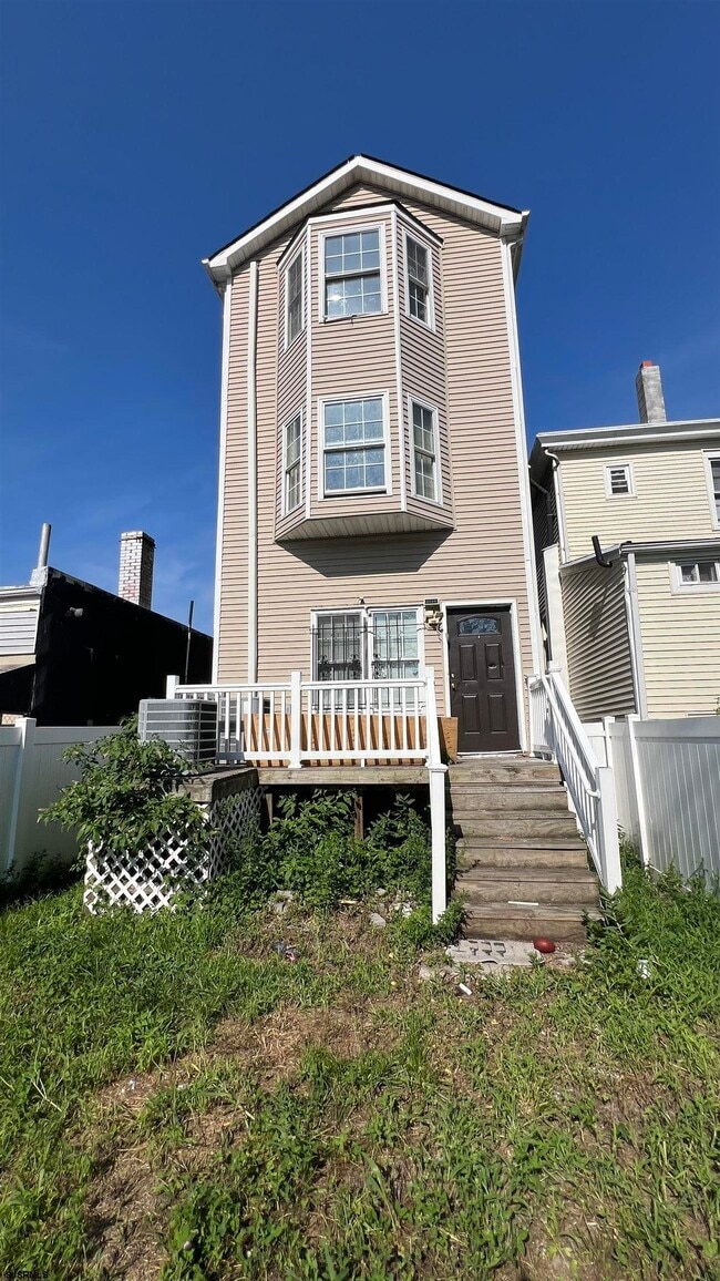 Building Photo - 216 N South Carolina Ave