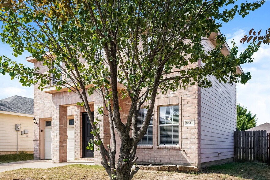 Building Photo - 7049 Wax Berry Dr