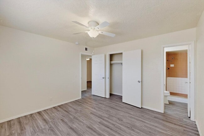 Building Photo - NE House 3/bd 1.75/ba 1/cg