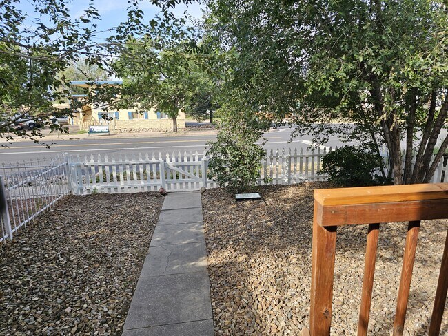 Building Photo - 906 W Colorado Ave