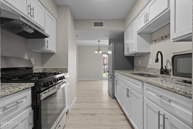 Building Photo - 2617 Red Sails Dr