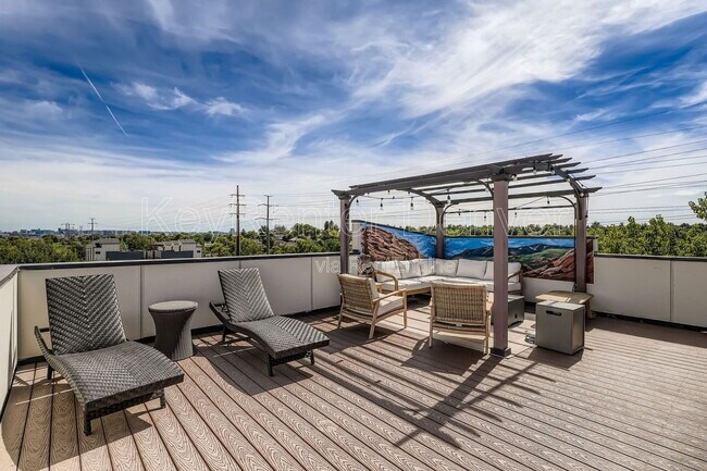 Building Photo - 1212 Perry St