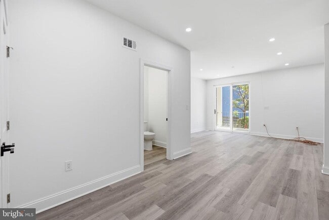 Building Photo - 2404 North Capitol St NW