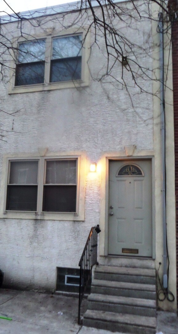 Primary Photo - 2824 Jackson St