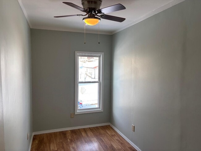 Building Photo - 2517 W Chestnut Ave