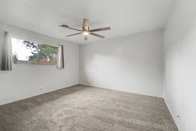 Building Photo - Beautiful 2-Bedroom Home on Corner Lot with RV Parking & Spacious Backyard