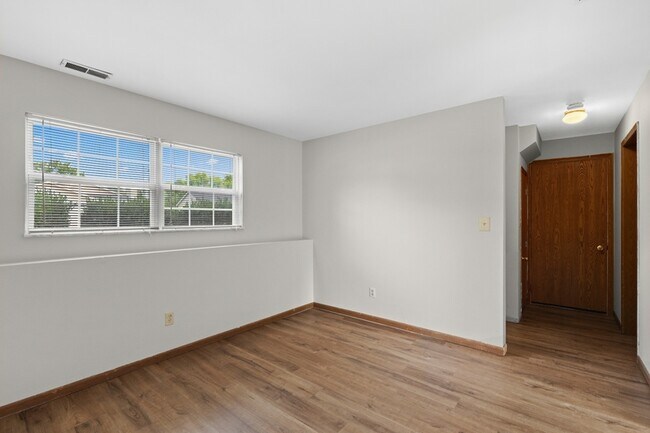 Building Photo - 708 Tobermory Ct