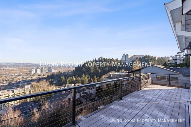 Building Photo - Classic Cape Cod With Views from the SW Hills